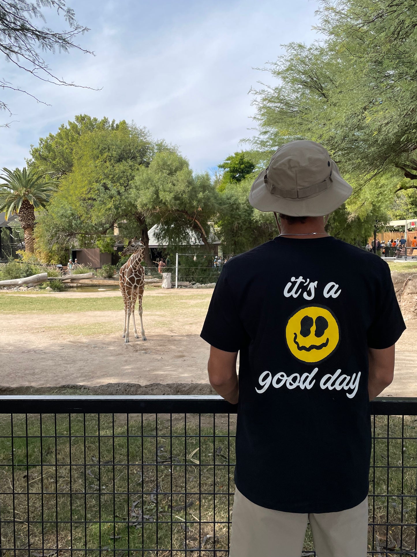 It's A Good Day - Black - SMLEFOO