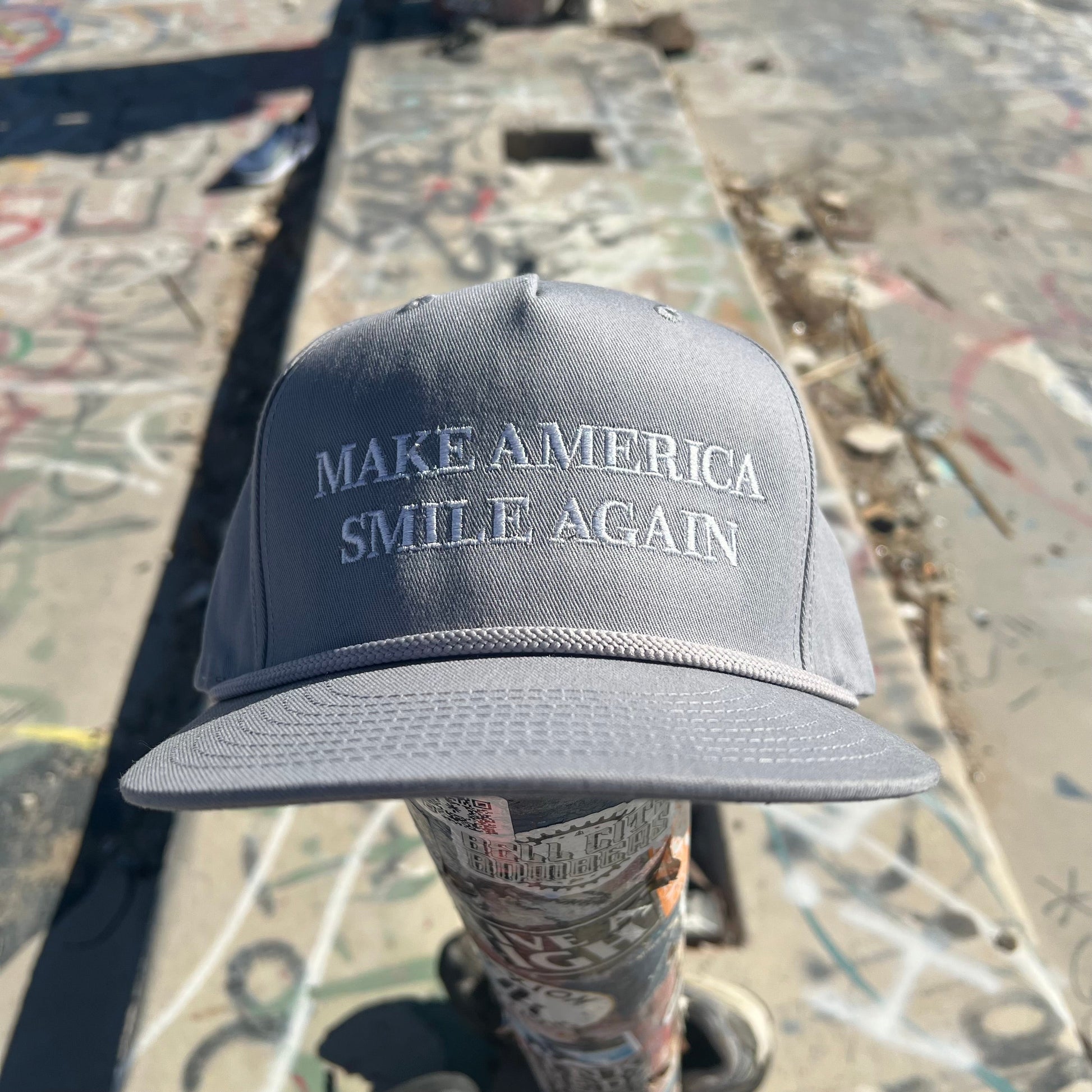 MAKE AMERICA SMILE AGAIN - GRAY - SMLEFOO